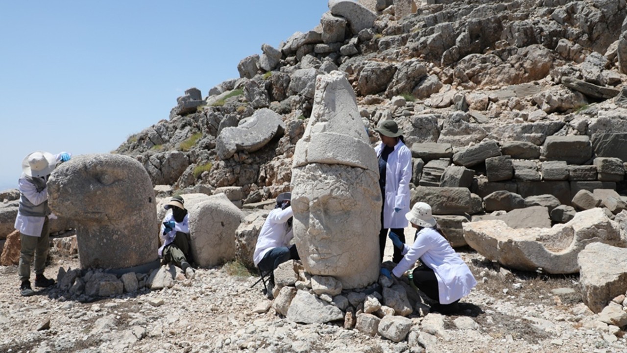 Nemrut Tümülüsü'ndeki heykeller bütünlüğüne kavuşturuldu