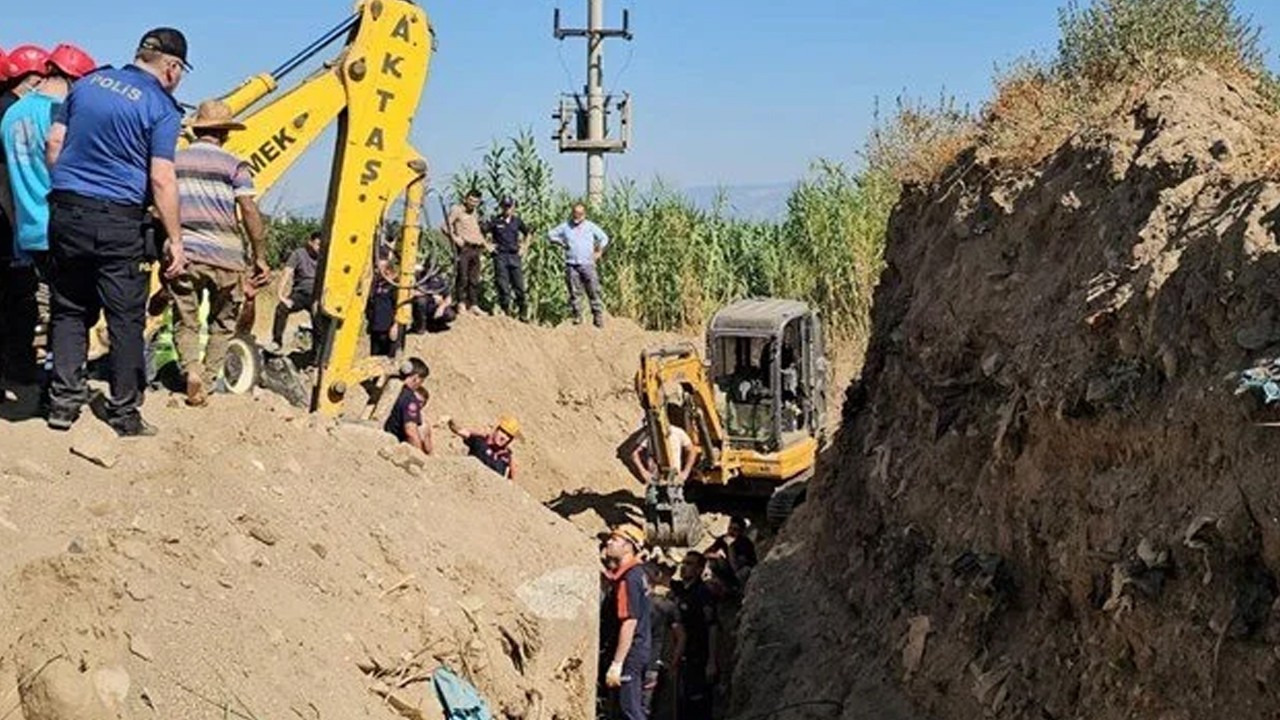 Babasına yardıma geldi, göçük altında can verdi