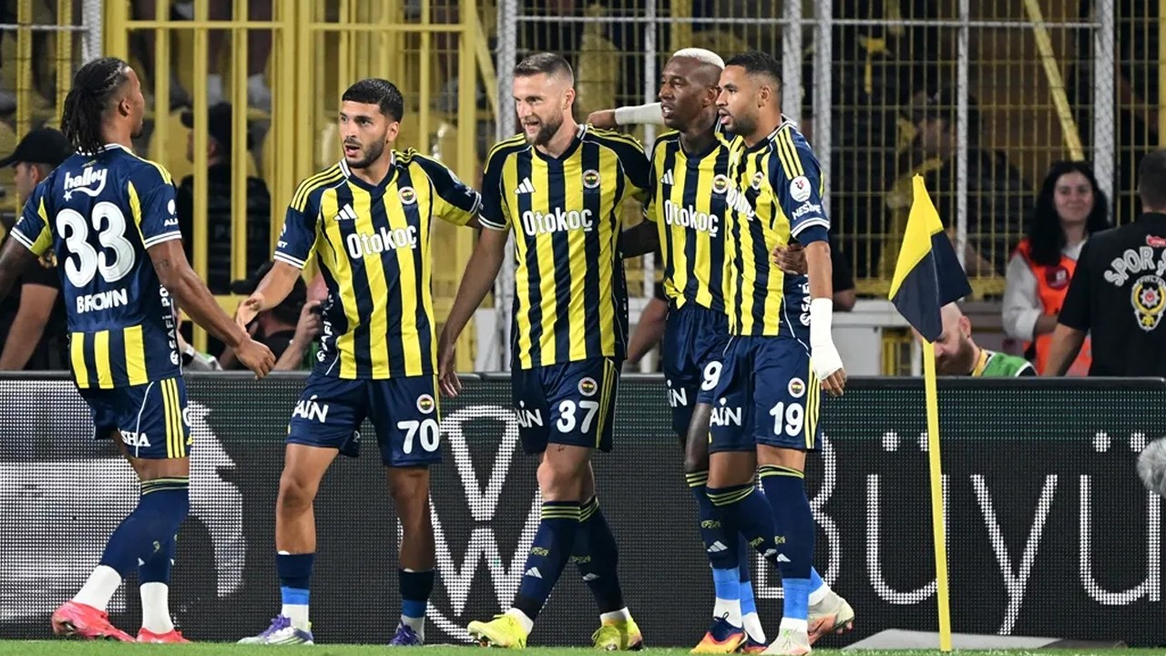 Süper Lig'in 3.haftasında Fenerbahçe,Kocaelispor'u 3-1 mağlup etti