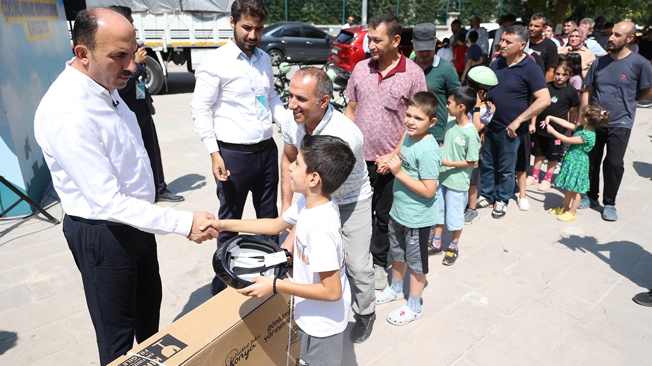 Başkan Altay “Güle Oynaya Camiye Gel” projesinde çocukların sevincine eşlik etti