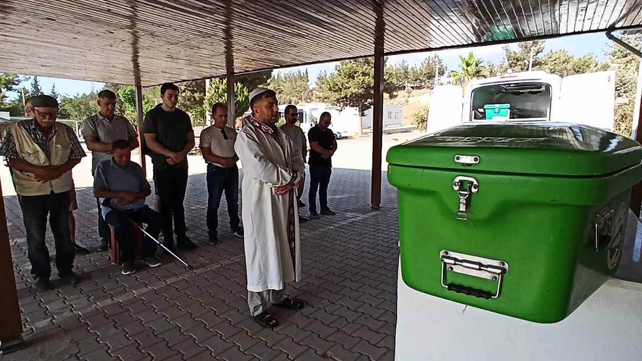 Gazeteci Şevket Okant son yolculuğuna uğurlandı