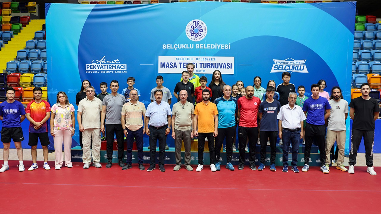 Sporun merkezi Selçuklu'da masa tenisi heyecanı başladı