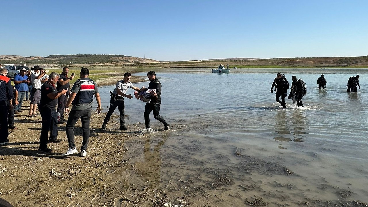 Baraj gölünde kaybolan Deniz için arama çalışması başladı