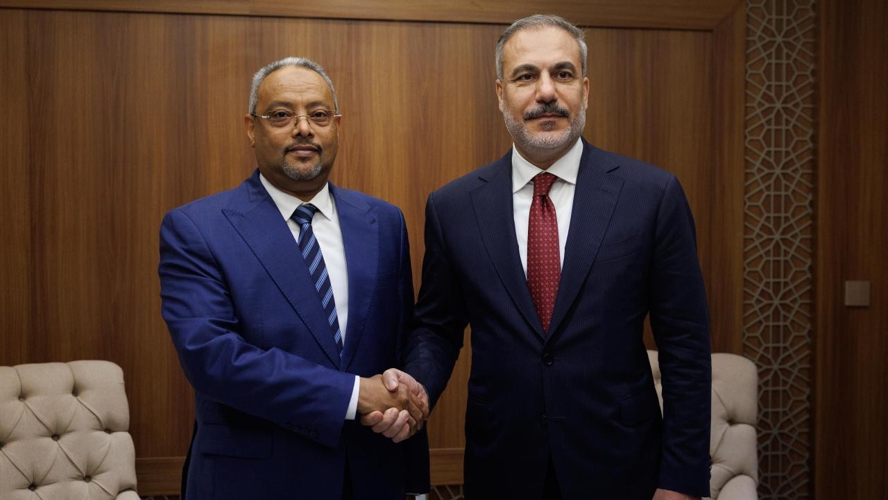 Bakan Fidan Cibuti Dışişleri Bakanı Omar ile görüştü