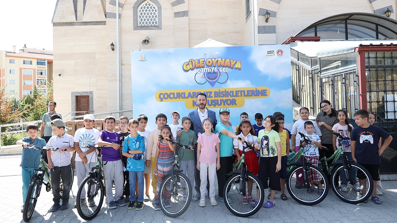 "Güle Oynaya Camiye Gel" projesi kapsamında çocuklar bisikletlerine kavuşmaya devam ediyor