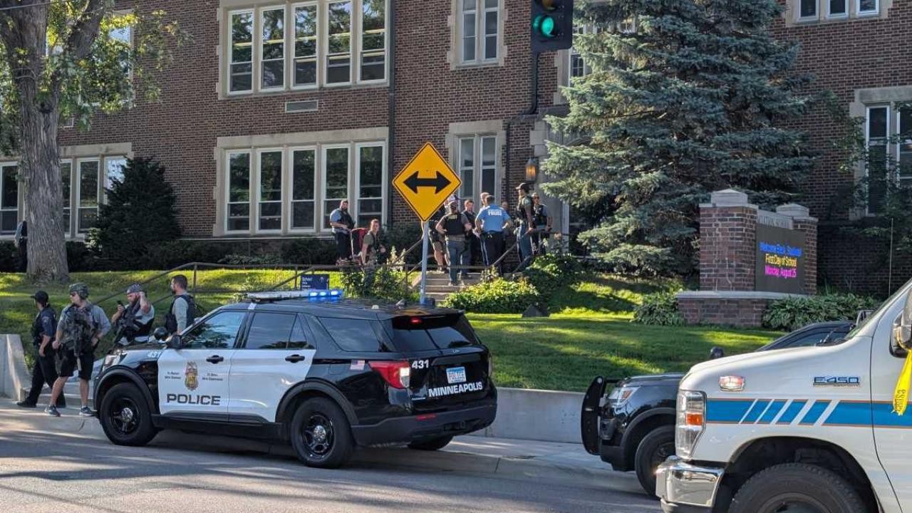 Okula silahlı saldırı! 3 kişi öldü 20 kişi yaralı