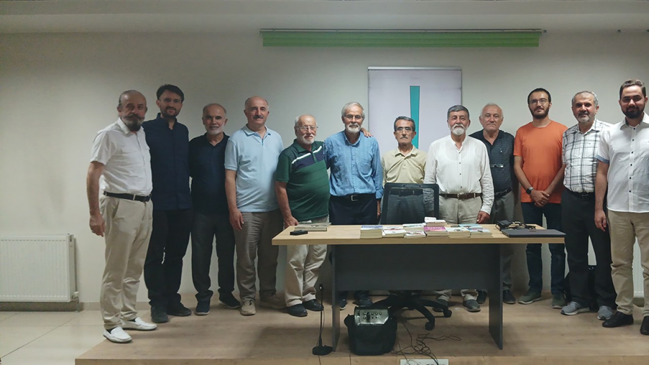 Eğitimci yazar Ali Erkan Kavaklı Konya Aydınlar Ocağı’nda Kanuni Sultan Süleyman’ı anlattı