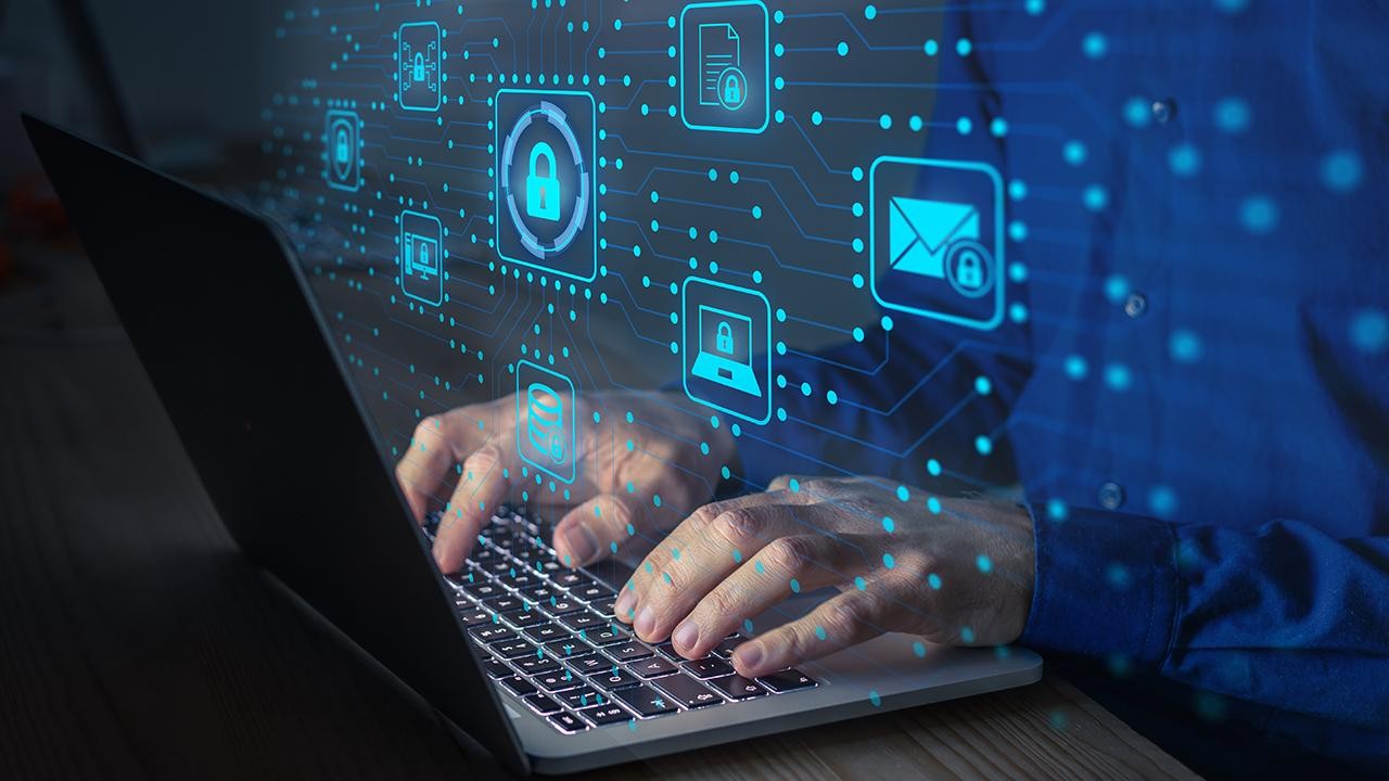 Türkiye'de hiç internet kullanmayanların oranı yüzde 9,1'e geriledi