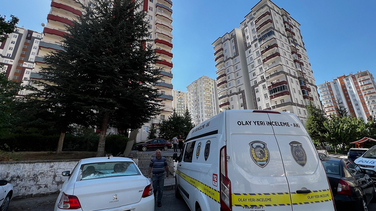 Kayseri’de bıçaklanan bina görevlisi ağır yaralandı