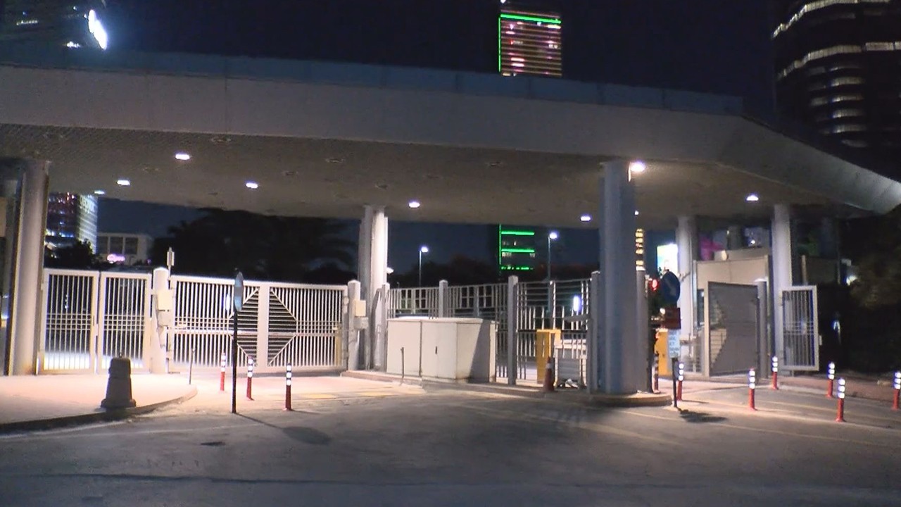 Güvenlik görevlisinin elindeki silah kazayla ateş aldı: 2 yaralı