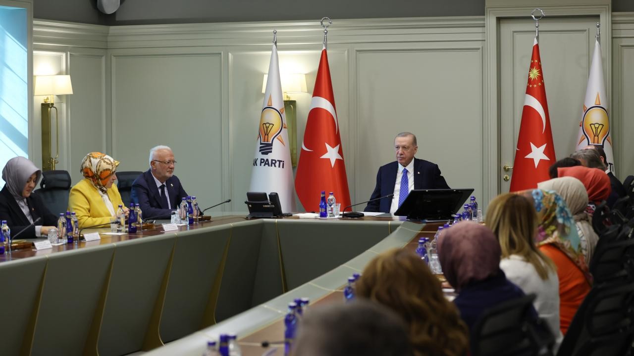 Cumhurbaşkanı Erdoğan, AK Parti'li kadın belediye başkanlarını kabul etti