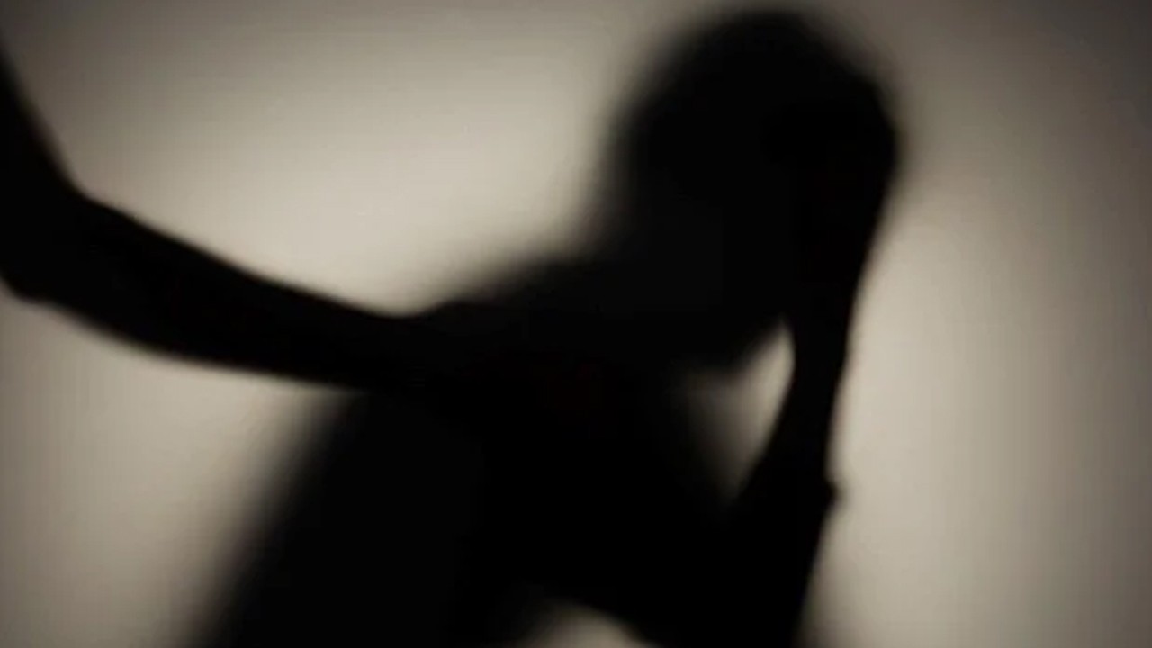 Eşini “teni koyu olduğu için" yakarak öldürdü: İdam edilecek