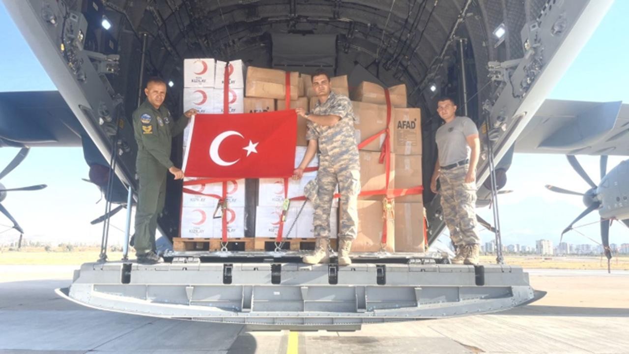 Türkiye, Afganistan'a 25 ton insani yardım gönderdi