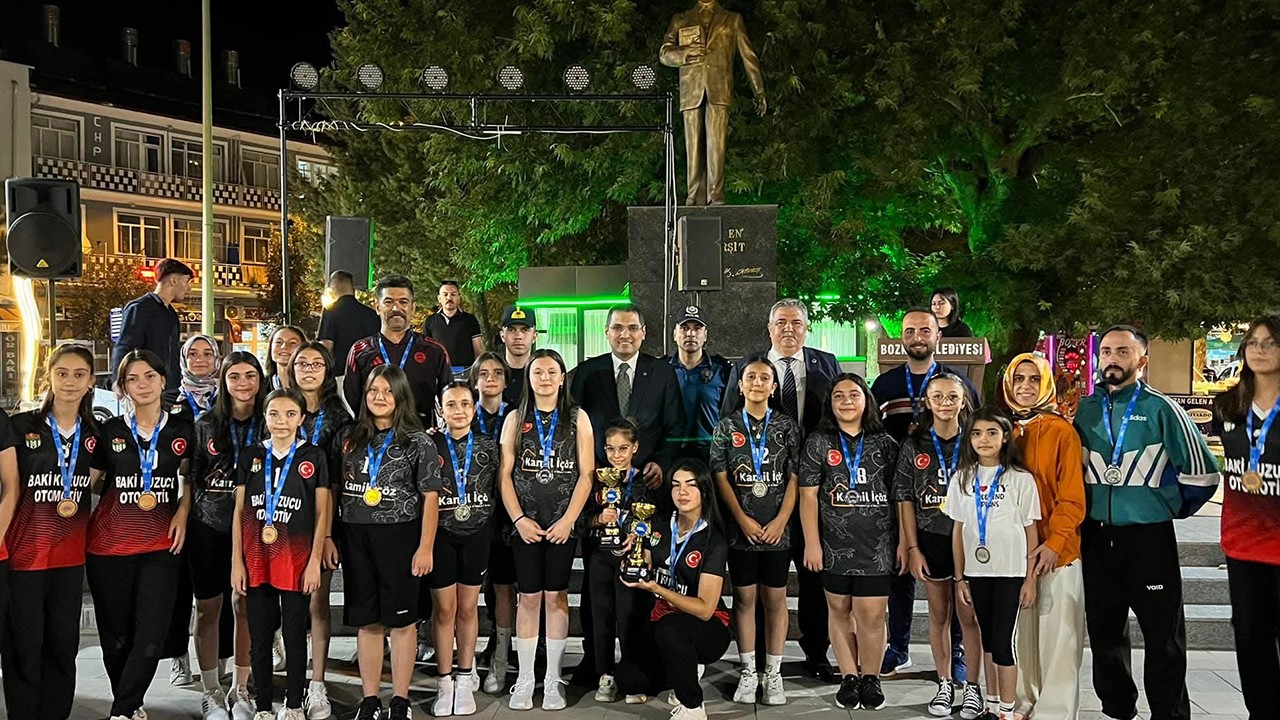 Bozkır’da genç sporcuların başarısı kutlandı