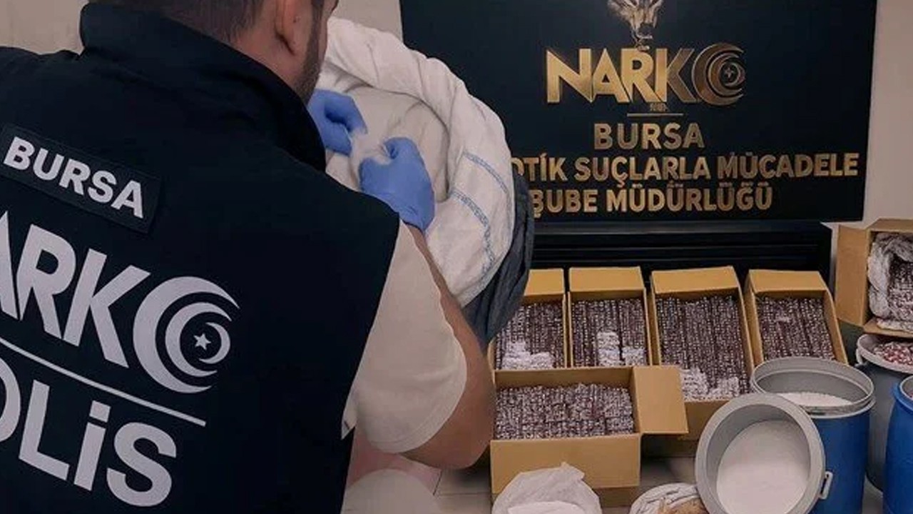 Zehir tacirlerine darbe: Binlerce uyuşturucu hap ele geçirildi