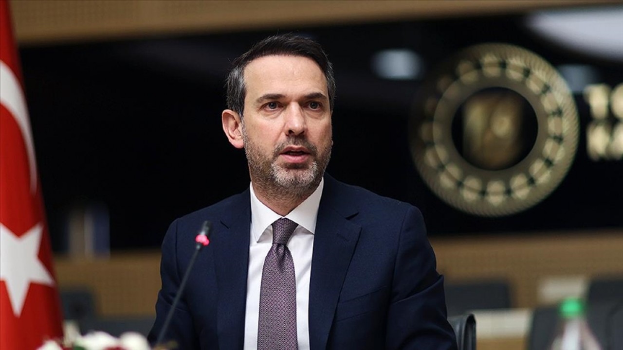 Bakan Bayraktar: Güneş ve rüzgar enerjisinde kapasite tahsisi için yarışma düzenleyeceğiz
