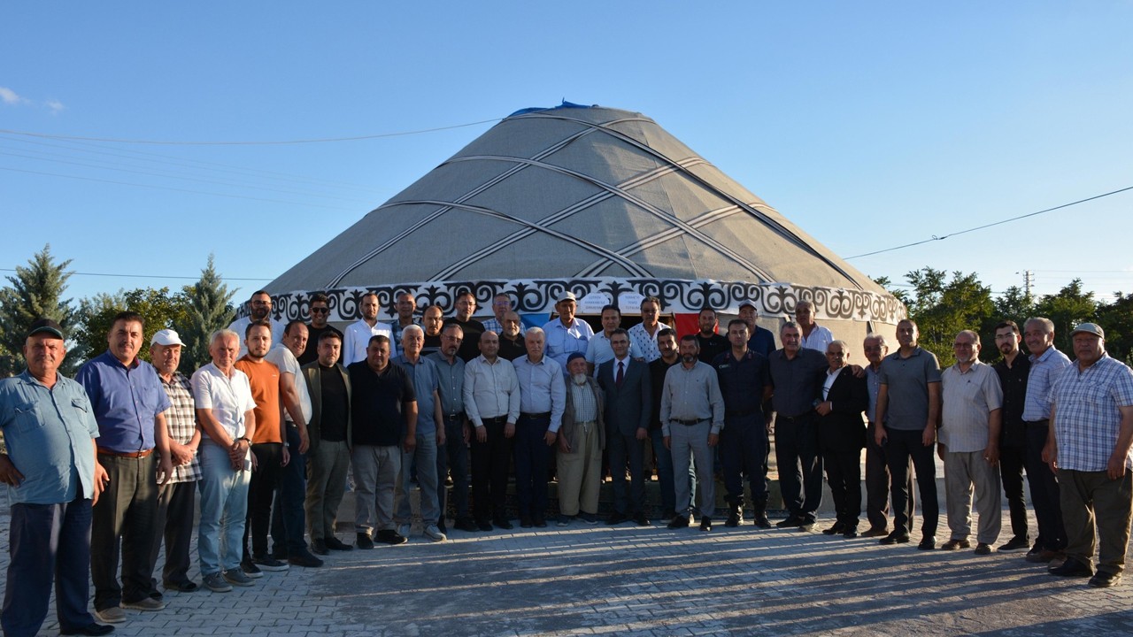 Kulu protokolü Nogay Otağı'nda vatandaşlarla buluştu