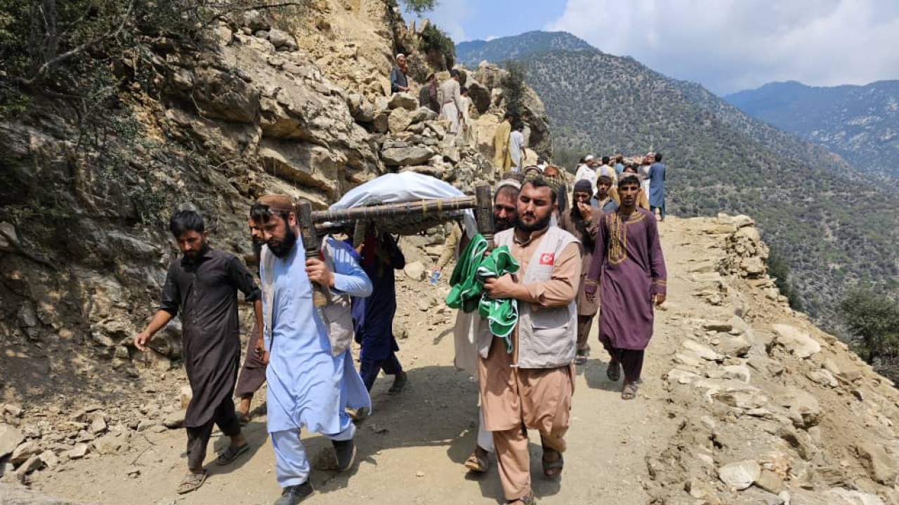 İDDEF, Afganistan’daki depremin yaralarını sarıyor