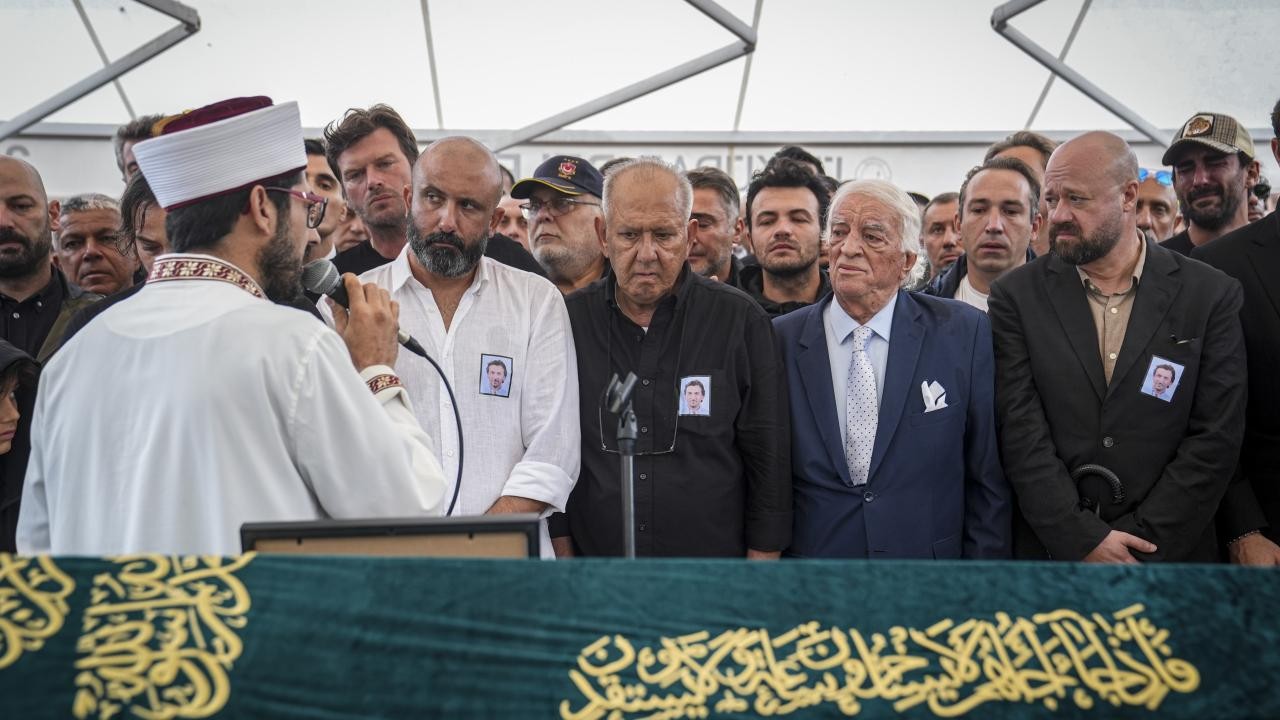 Denizden cansız bedeni çıkarılan iş insanı Halit Yukay son yolculuğuna uğurlandı