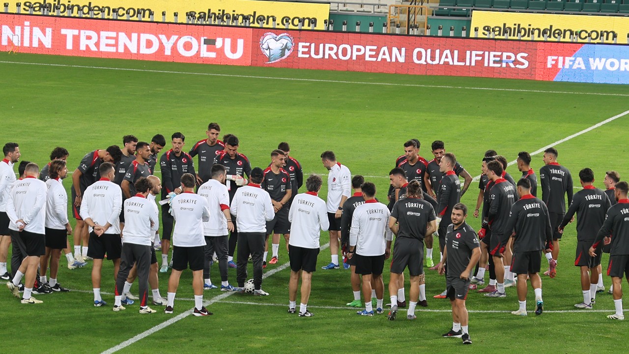 A Milli Futbol Takımı, İspanya maçının hazırlıklarını tamamladı