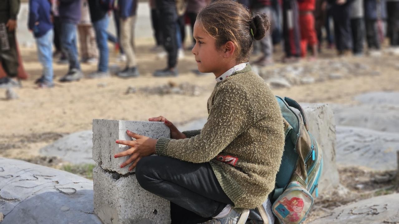 AK Parti'den Gazzeli çocuklar için 'Boş Sıralar' etkinliği