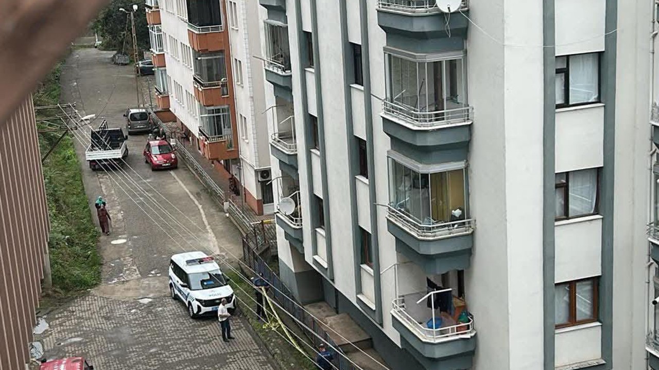 Çamaşır asarken 5’inci kattan düşüp öldü