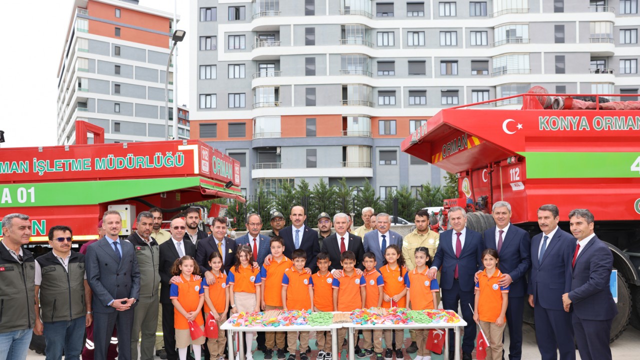 Konya protokolü öğrencilerin ilk ders zili heyecanına Selçuklu ‘da ortak oldu