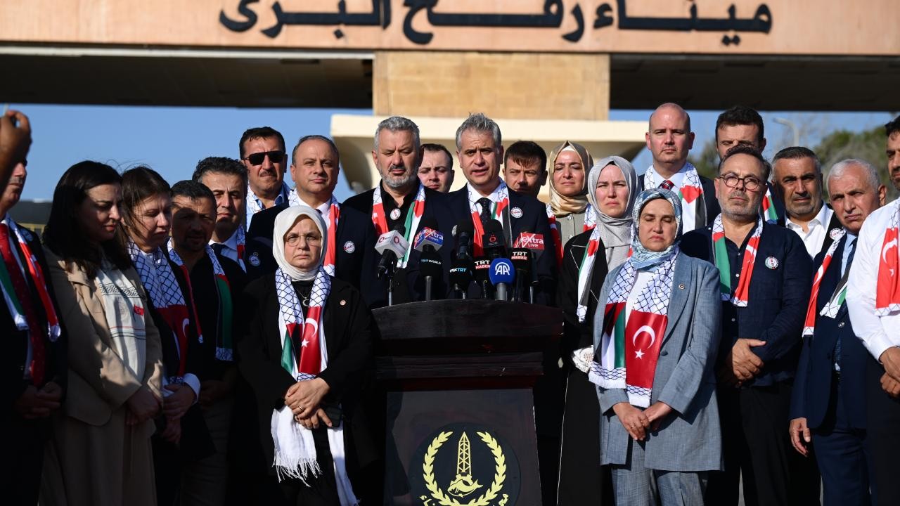 AK Parti heyeti Refah Sınır Kapısı'ndan dünyaya seslendi: Gazze halkı yalnız değildir