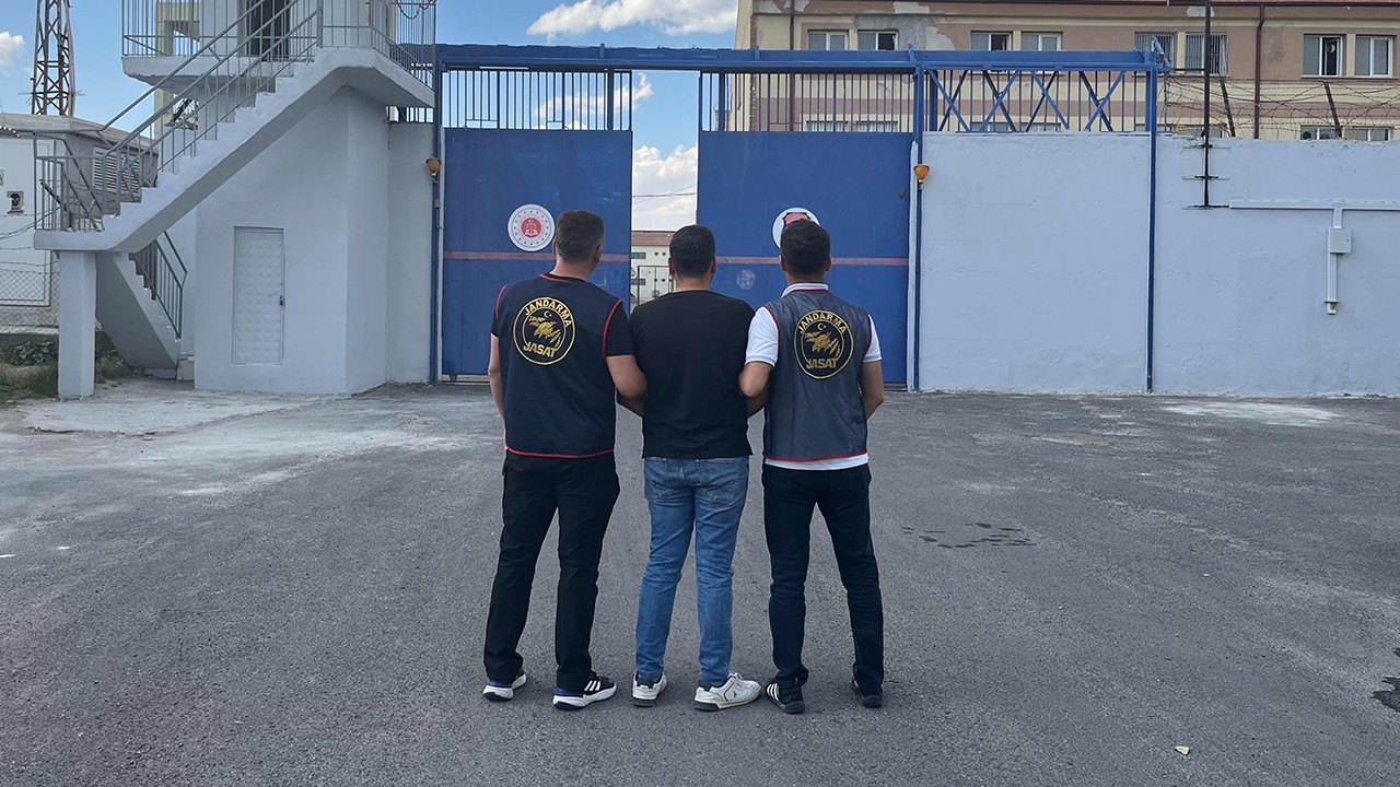 İki kardeşi öldüren baba ve oğlu tutuklandı