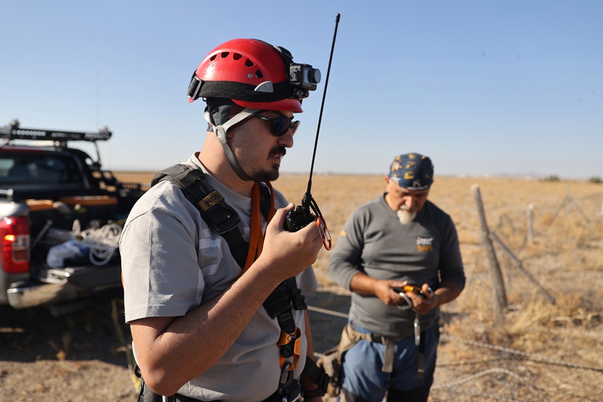 Zirvelerden yerin derinliğine inen dağcılar obruk tehlikesine dikkati çekti