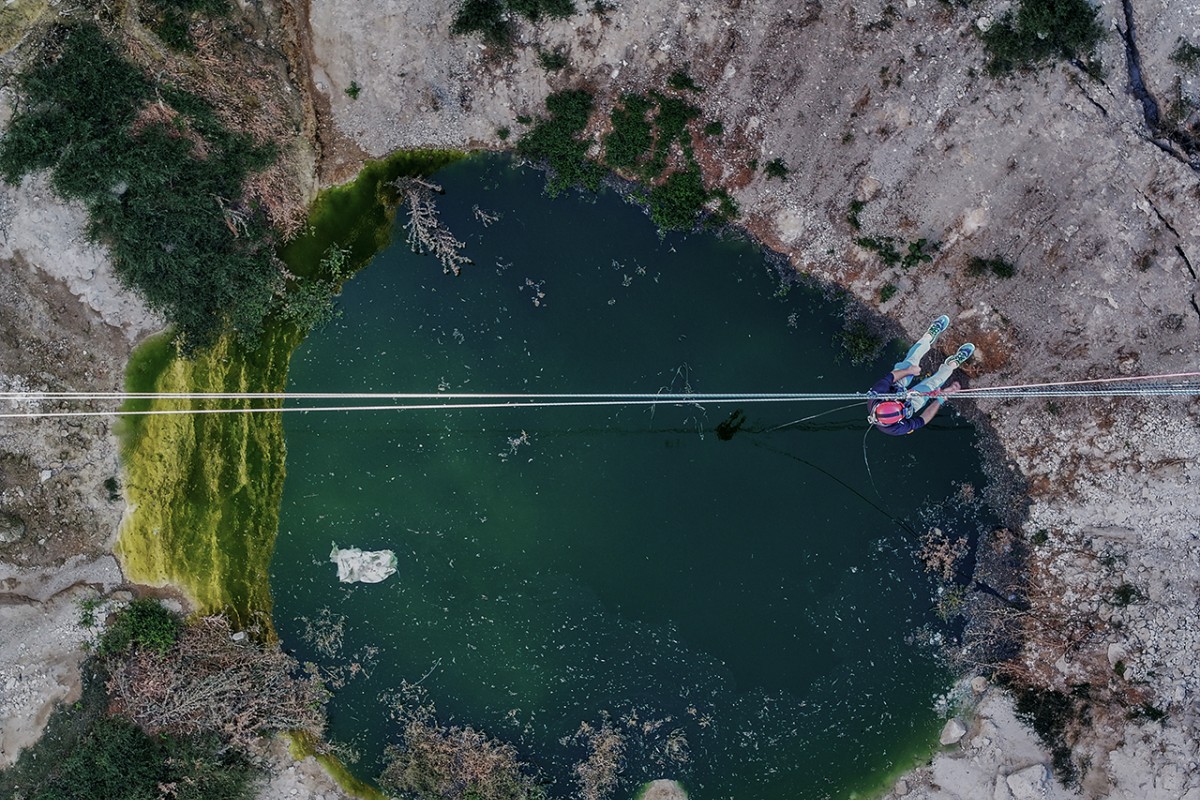 Zirvelerden yerin derinliğine inen dağcılar obruk tehlikesine dikkati çekti