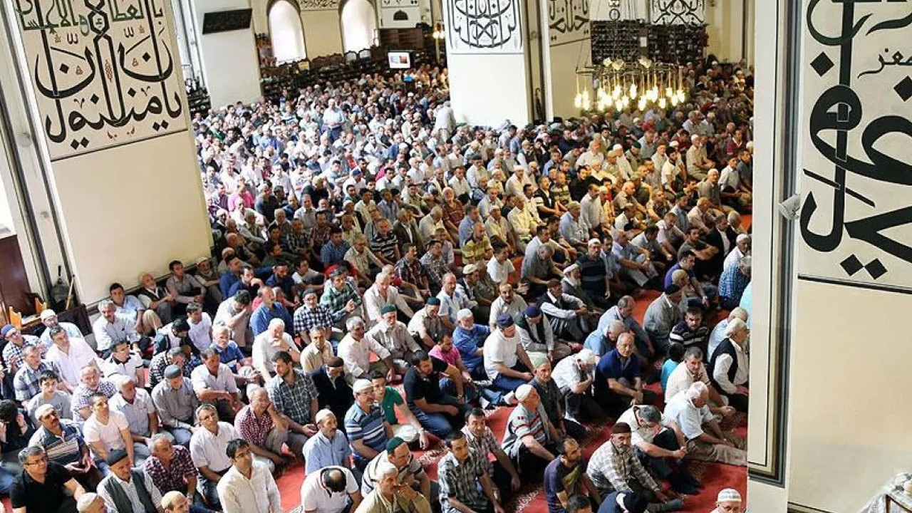 Diyanet'in bu haftaki hutbesi Manifest grubuna