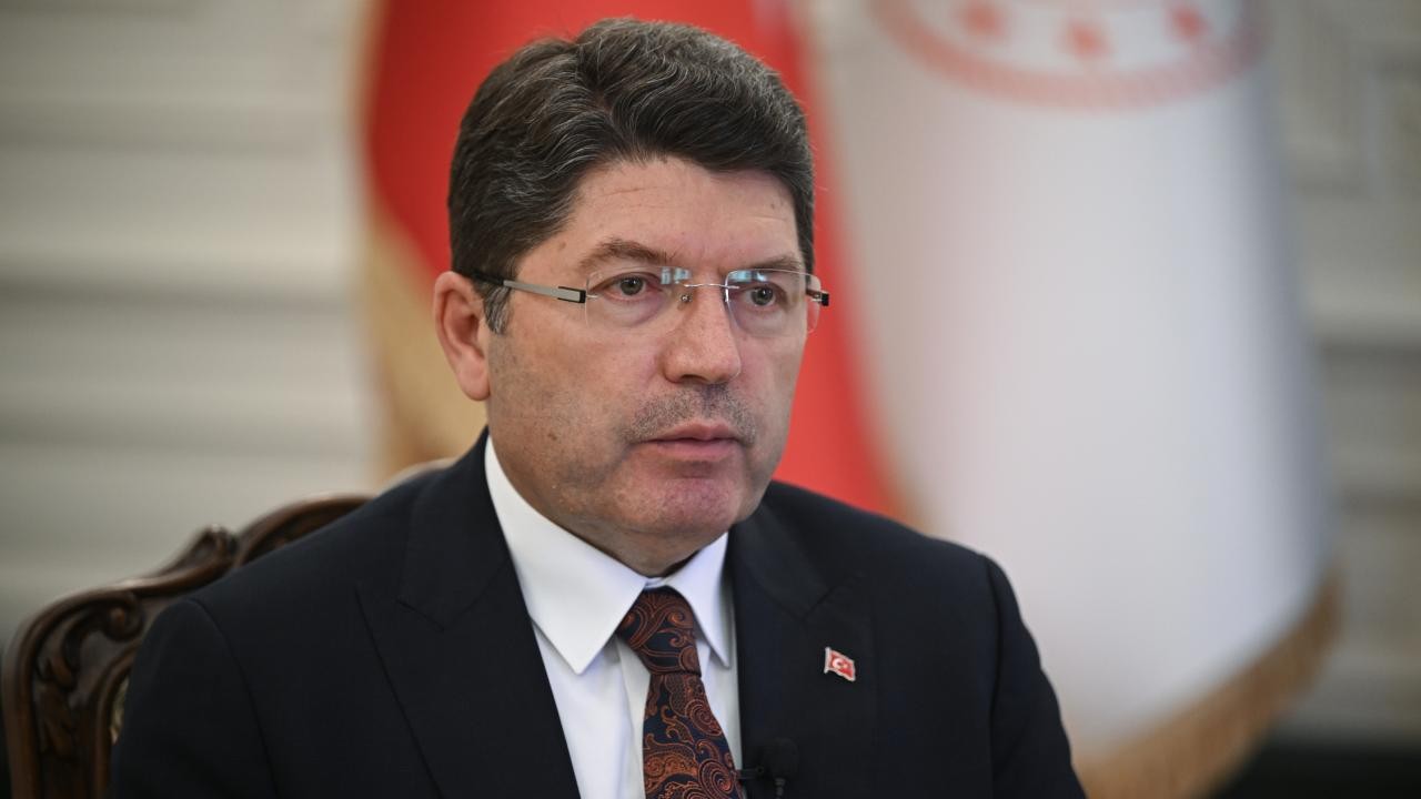 Bakan Tunç: Darbe anayasasıyla yönetilmekten memnun değiliz