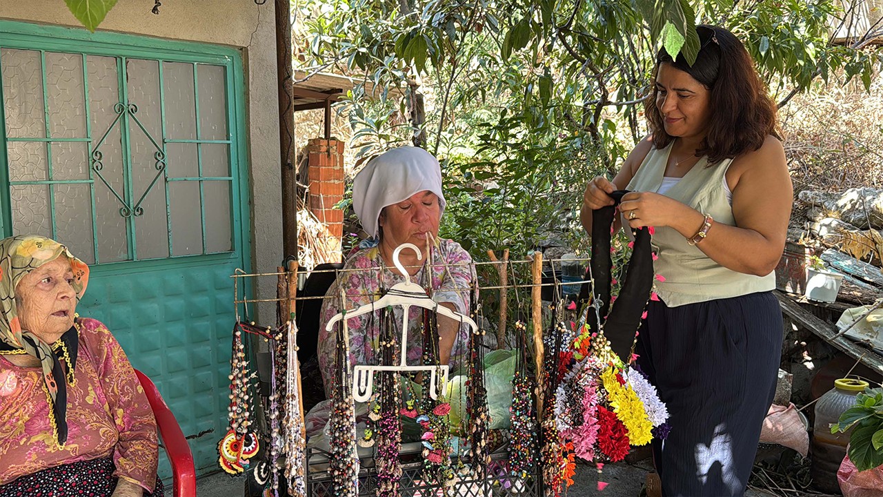 88 yaşında, 30 yıldır kızına hem anne hem de baba