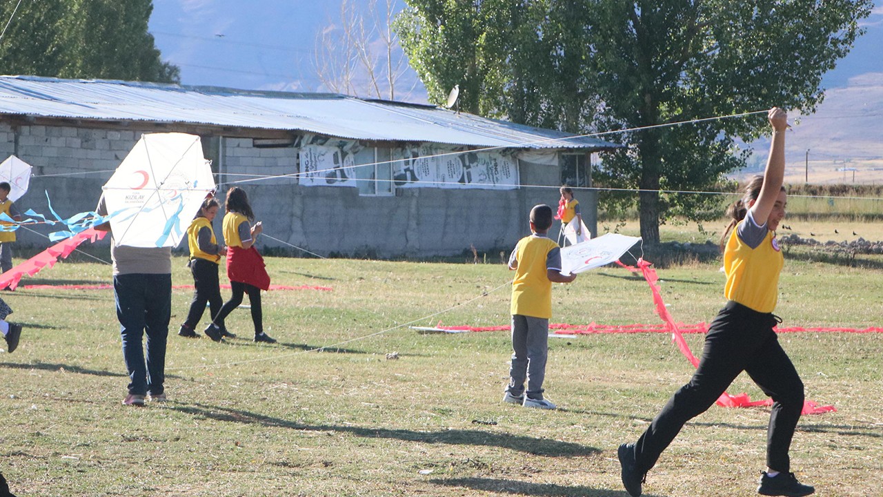 İlik nakli olan Sıraç için uçurtma uçurdular
