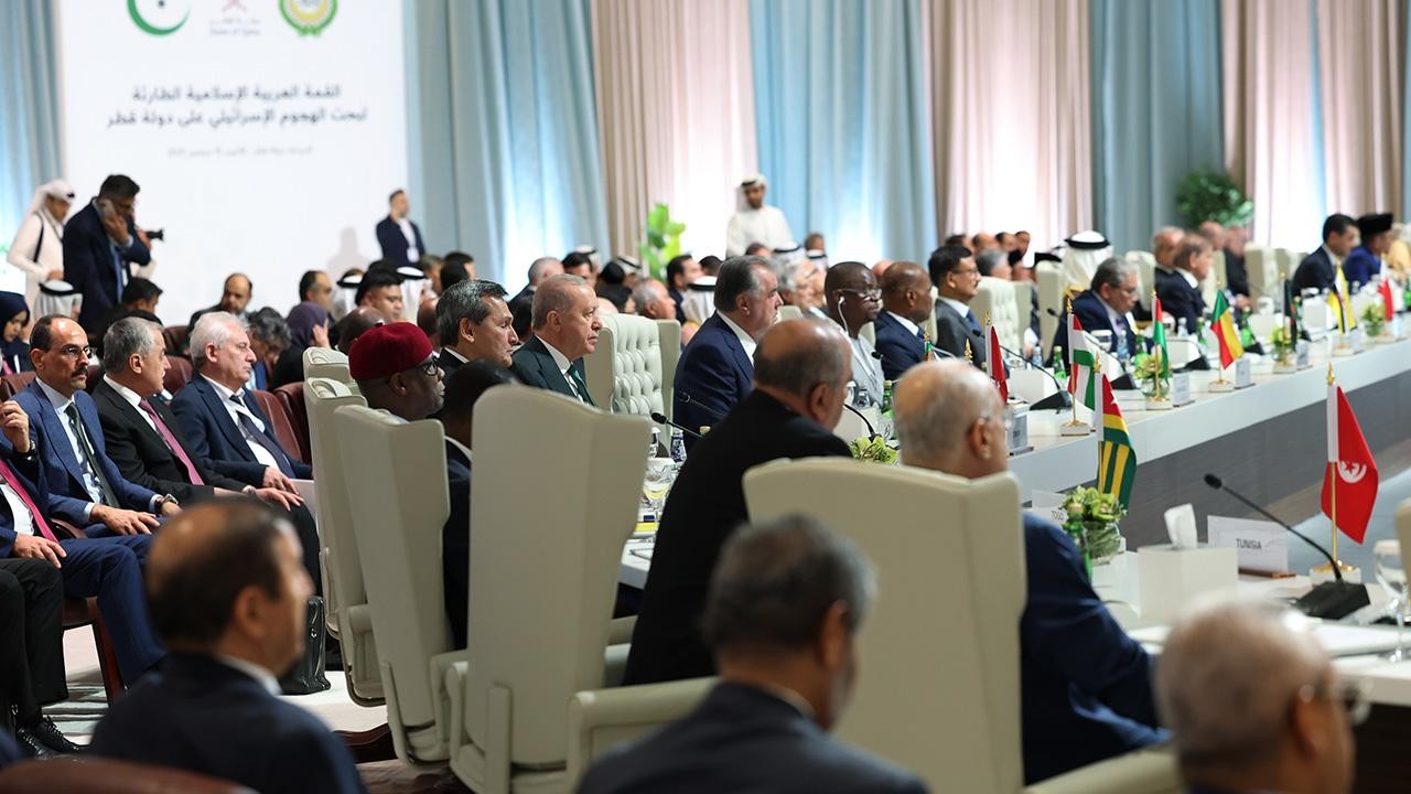 İslam İşbirliği Teşkilatı ve Arap Birliği Ortak Olağanüstü Zirvesi Katar'da başladı