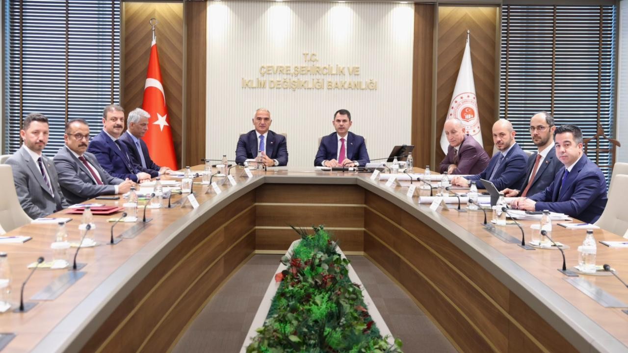 Bakan Kurum ve Ersoy tarihi yapıların restorasyonu için bir araya geldi