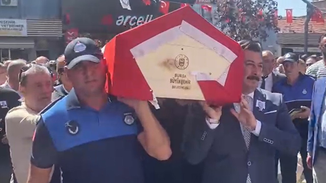 Kazada ölen eski belediye başkanı törenle toprağa verildi