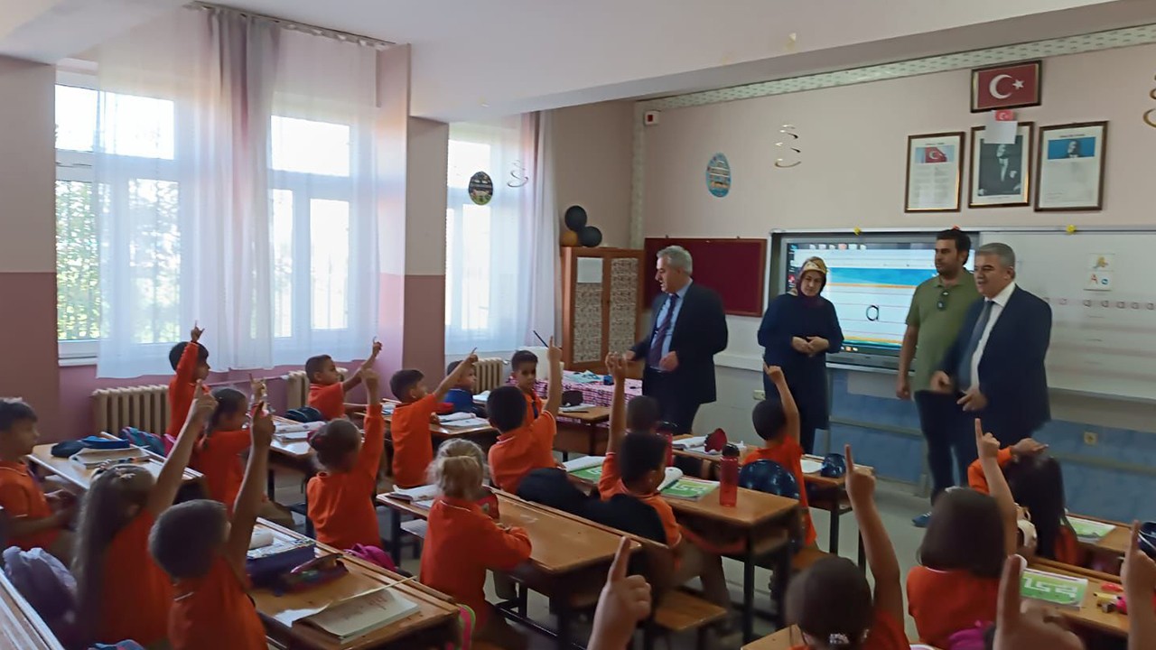 Konya İl Milli Eğitim Müdürü Murat Yiğit Meram Faik Altıoklar İlkokulu'nu ziyaret etti