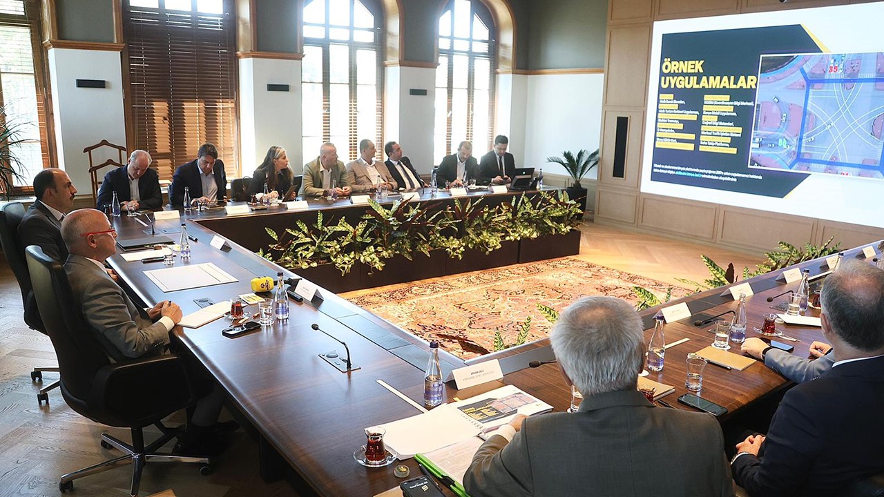 Başkan Altay Bursalı Belediye Başkanlarına Konya Modeli Belediyecilik çalışmalarını anlattı