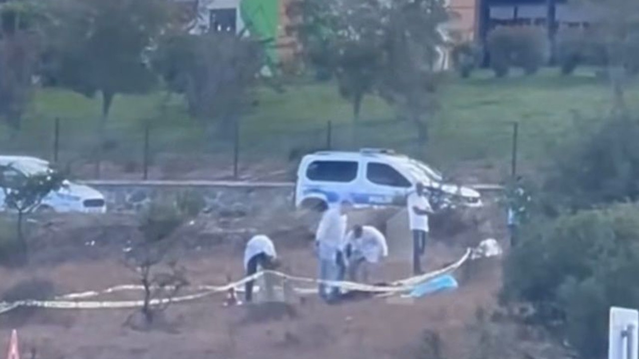 Yol kenarında erkek cesedi bulundu