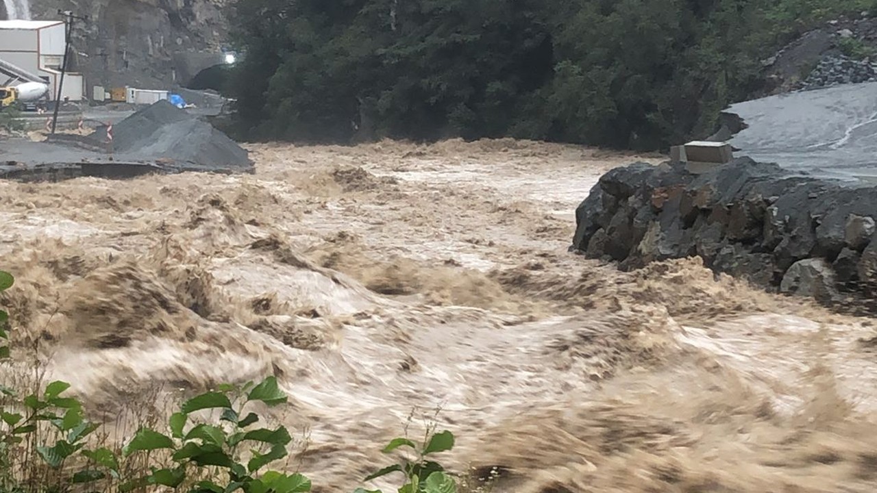 Doğu Karadeniz kıyıları için kuvvetli yağış uyarısı