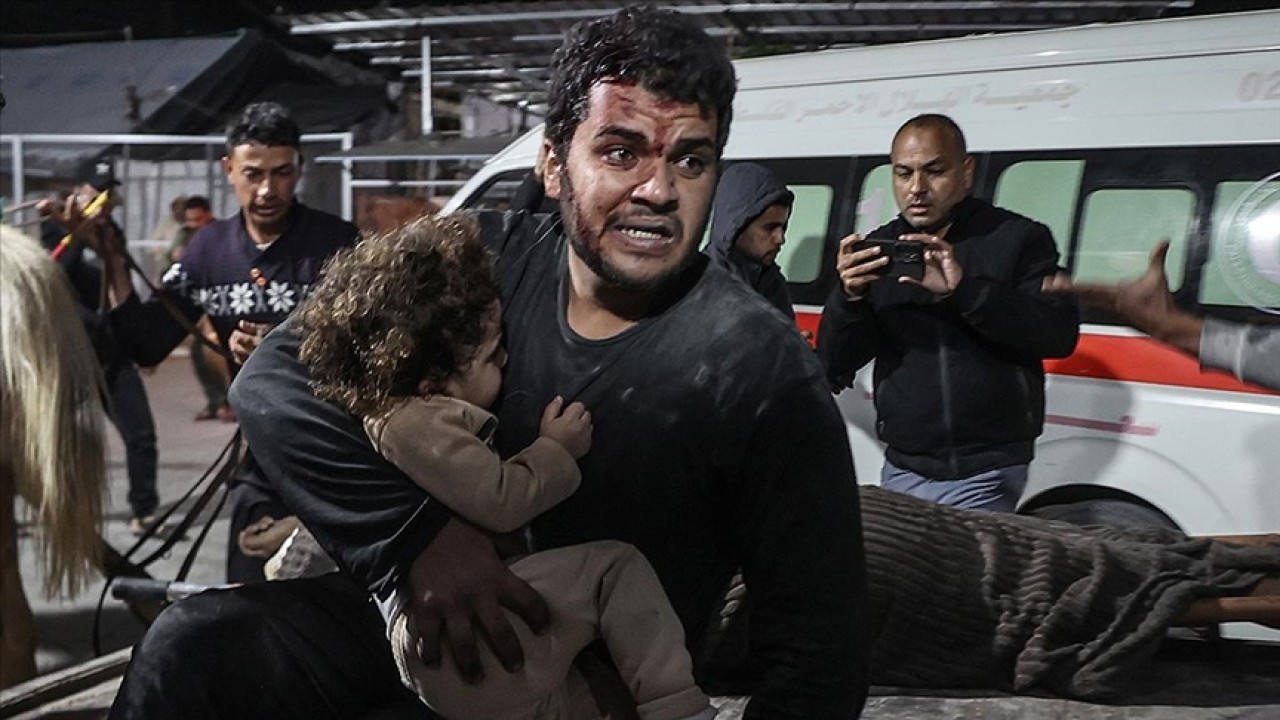 Katil İsrail'in Gazze'de düzenlediği saldırılarda ikisi çocuk 13 Filistinli hayatını kaybetti