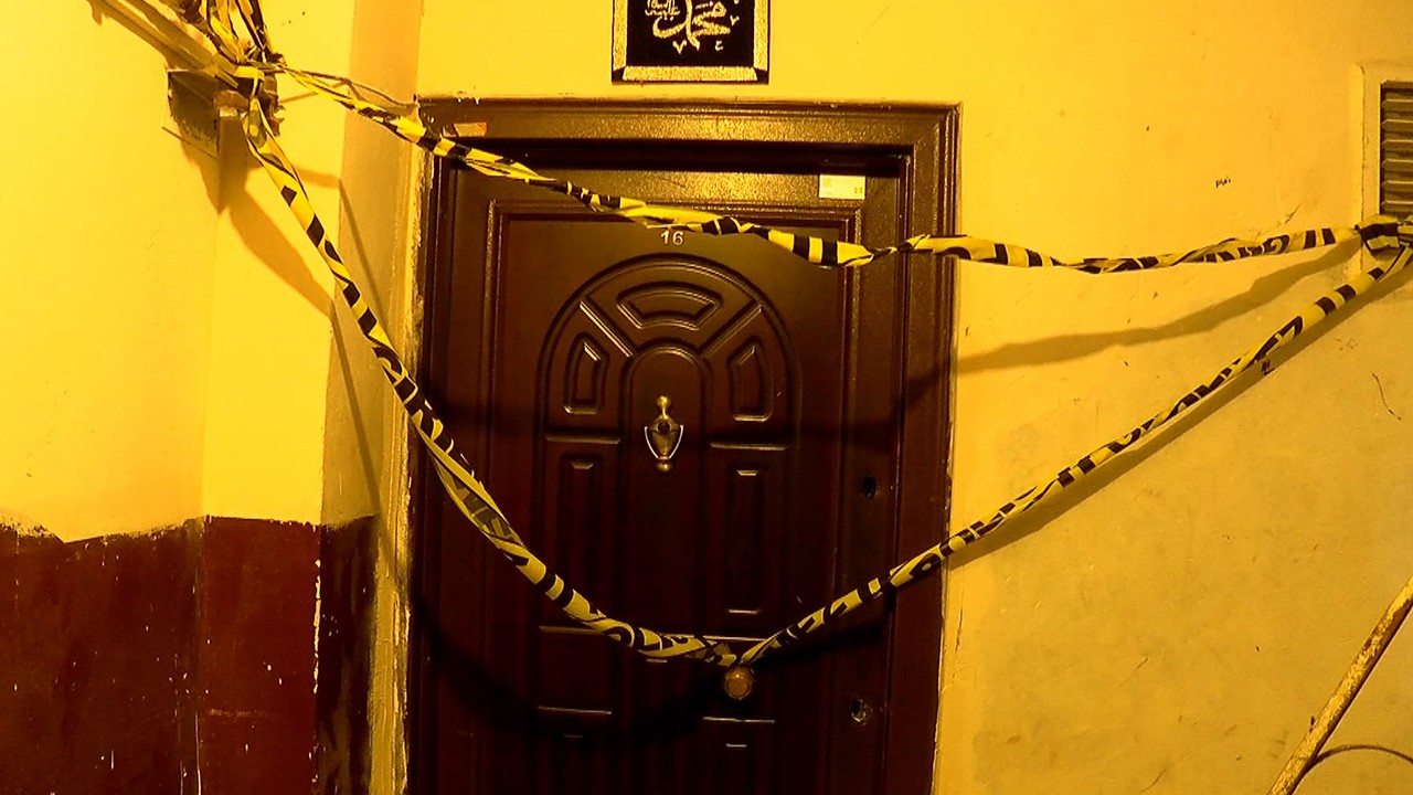 Yabancı uyruklu kadın evinde boğazı kesilmiş halde bulundu