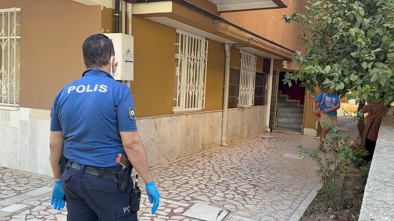 Ölen babasıyla 3 gün aynı evde kaldı