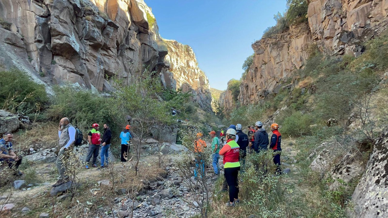 Tırmanış sırasında düşen dağcı öldü