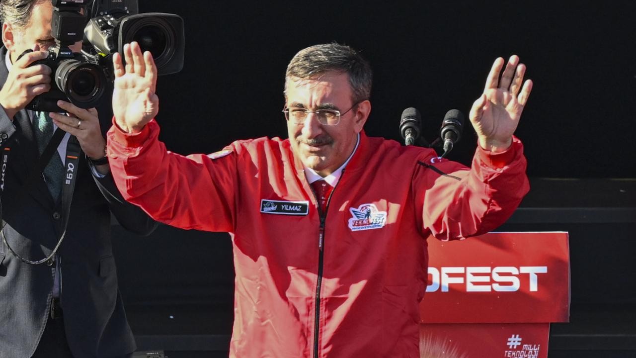 Yılmaz: Tasarımdan seri üretime kendi savaş gemisini denize indirebilen 10 ülkeden biriyiz