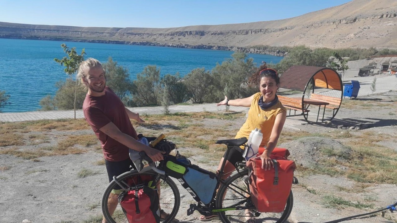 Dünya turuna çıkan Fransız çift Karapınar’da mola verdi