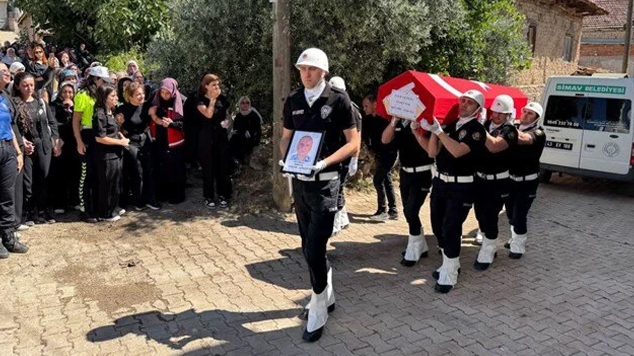 Kaza kurbanı polise gözyaşlarıyla veda