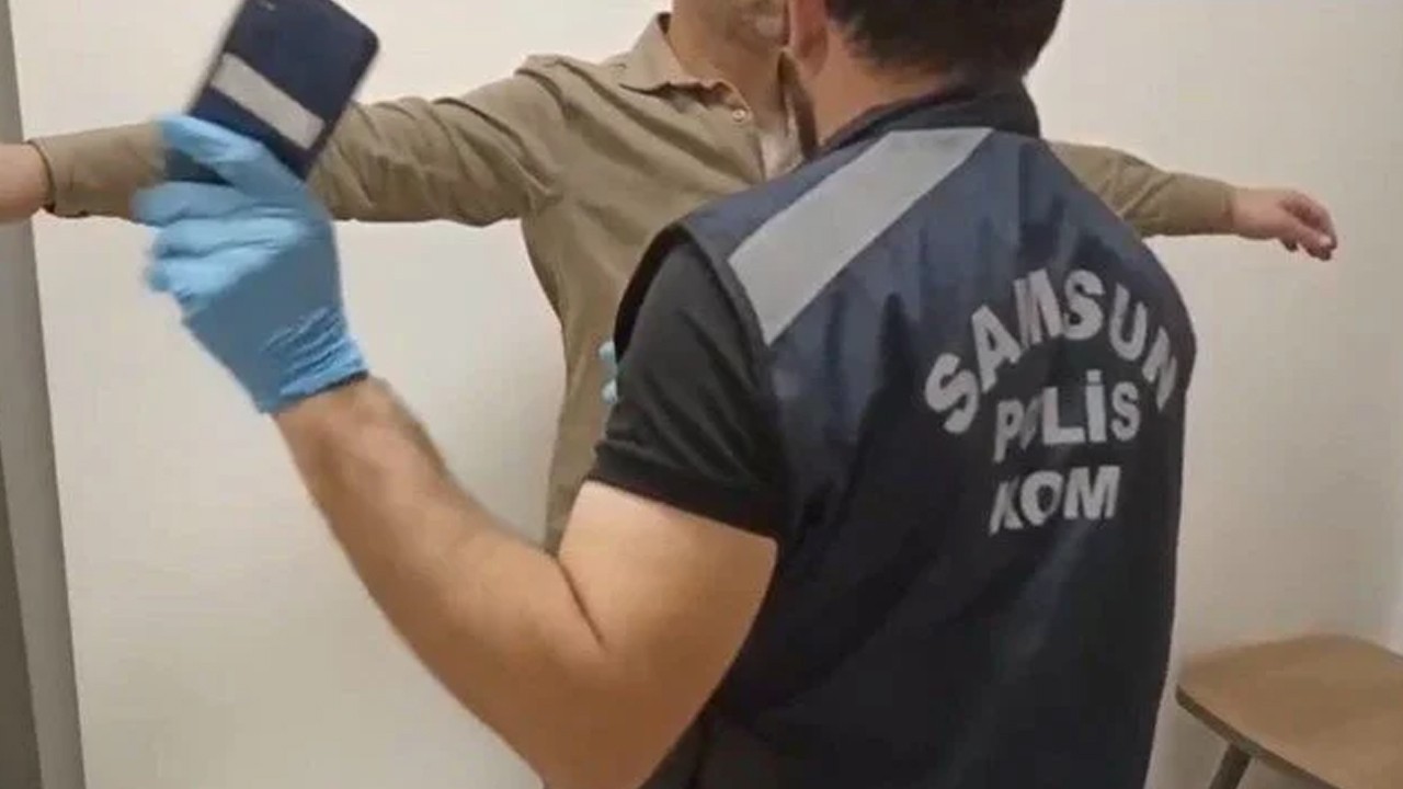 Ehliyet sınavına kopya düzenekle girmeye çalıştı, suçüstü yakalandı